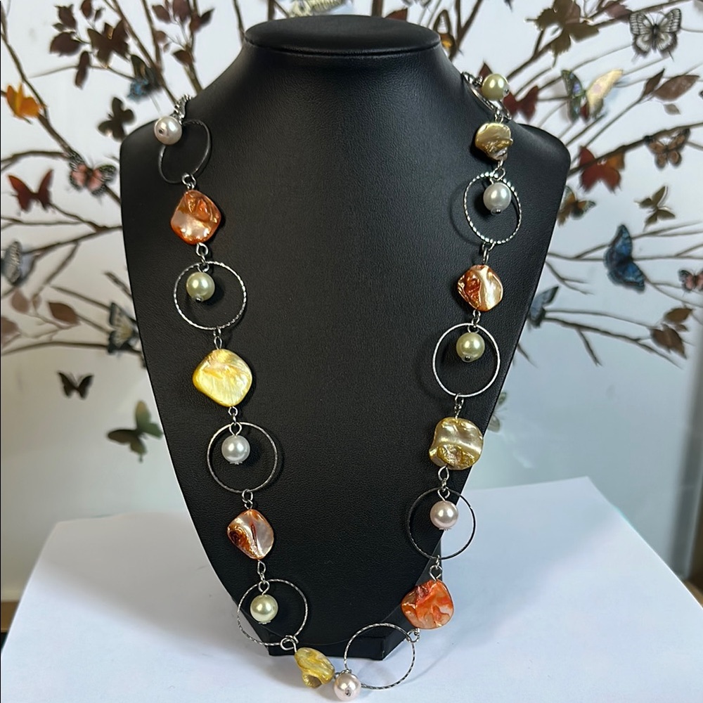 Elegant Multi-Color Pearl Necklace